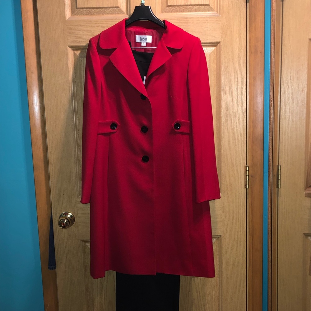 Le Suit 2 piece suit with long jacket and pants